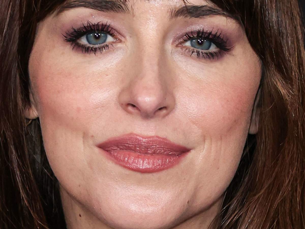 Dakota Johnson Before and After: From 2003 to 2024 - The Glow Memo