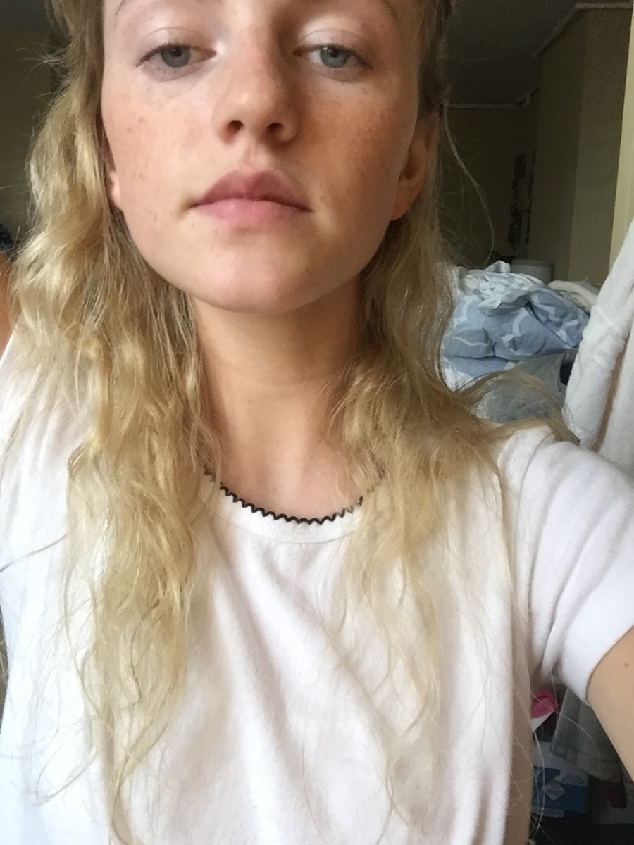 What Causes Frizzy Hair And How To Fix It The Glow Memo What Causes Frizzy Hair And How To Fix It The Glow Memo