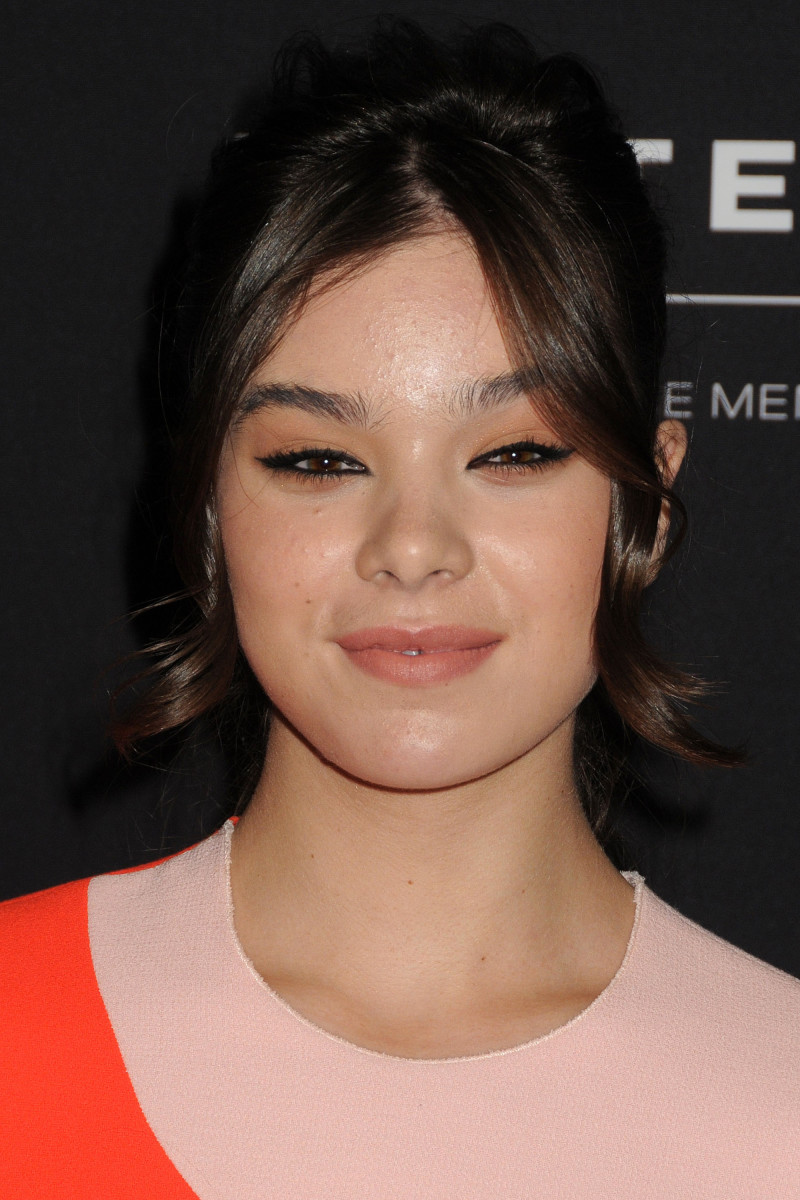 Hailee Steinfeld Before and After: From 2010 to 2024 - The Glow Memo