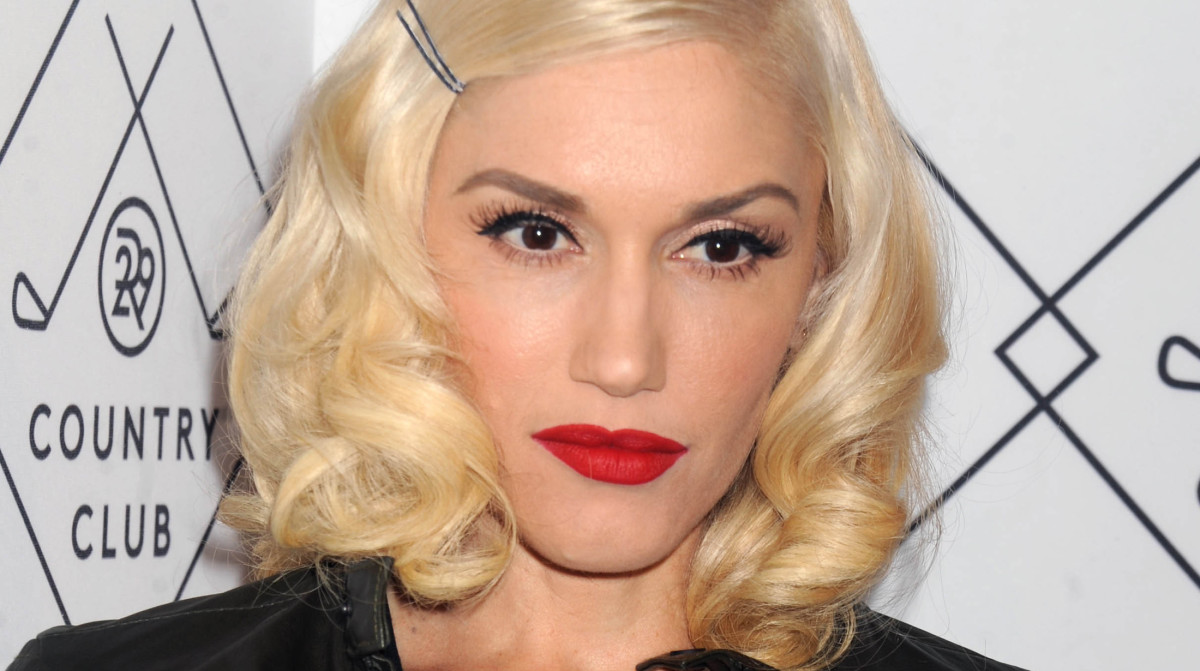 Blonde to Platinum Hair: What You Need to Know - The Glow Memo