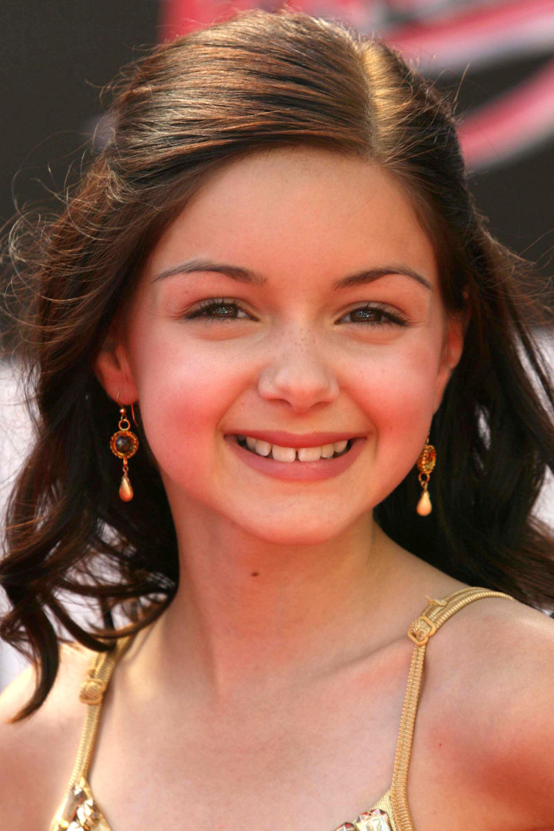 Ariel Winter Before and After: From 2008 to 2021 - The Glow Memo