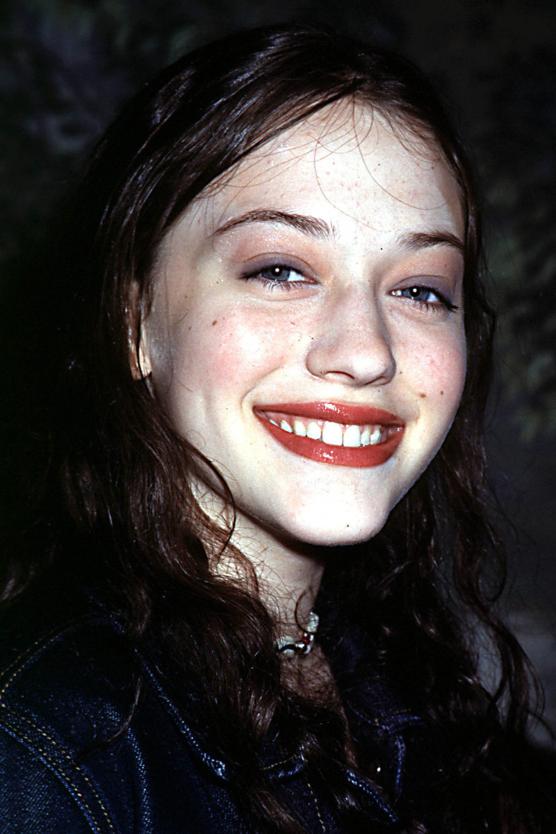 Kat Dennings Before and After: From 2001 to 2019 - The Glow Memo