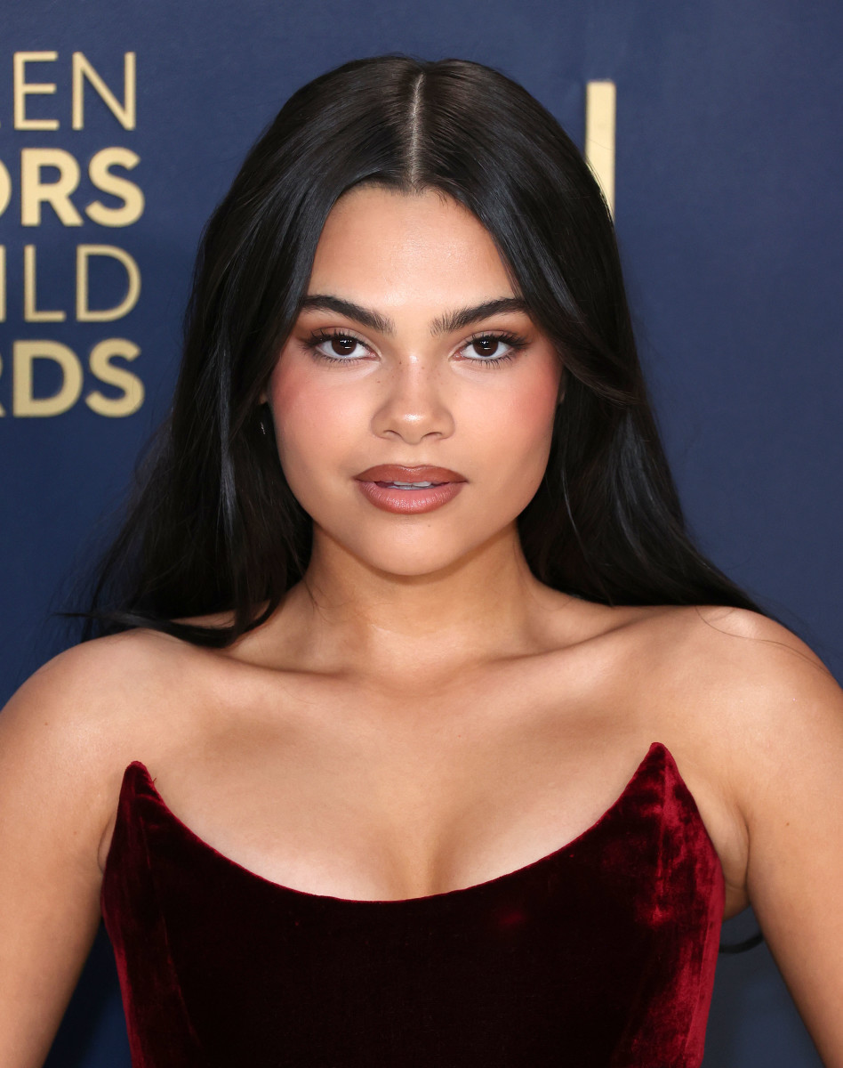 SAG Choice Awards 2024: Best and Worst Beauty Looks - The Glow Memo