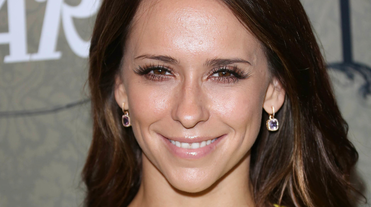 Jennifer Love Hewitt Blonde Hair Transformation - The Glow Memo