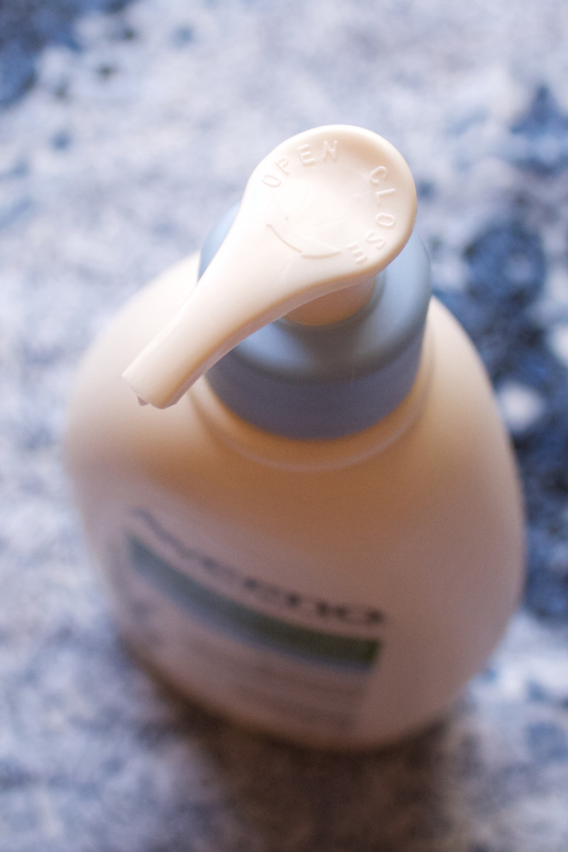 Aveeno Sheer Hydration Daily Moisturizing Lotion Review The Glow Memo